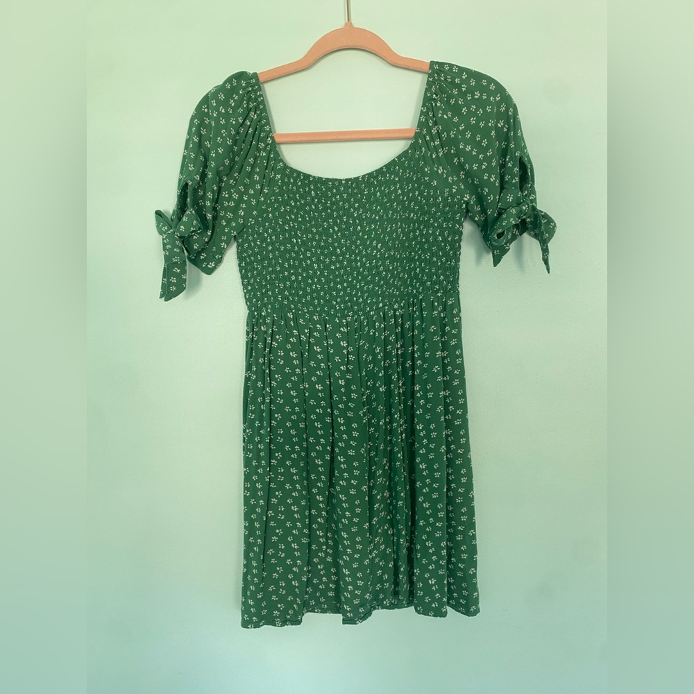 American Eagle Outfitters Green Puff Sleeve Sundress